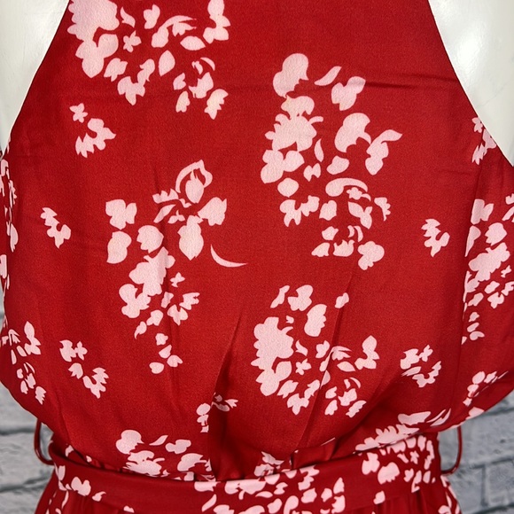 Sleeveless Dress - Picture 2 of 7